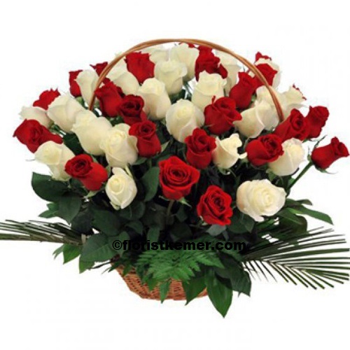  Antalya Blumenlieferung Basket 39pc White&Red Roses 51 pc