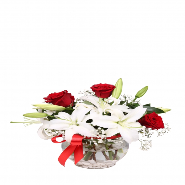  Доставка цветов в Анталия‎  Лилии и розы в купольной вазе