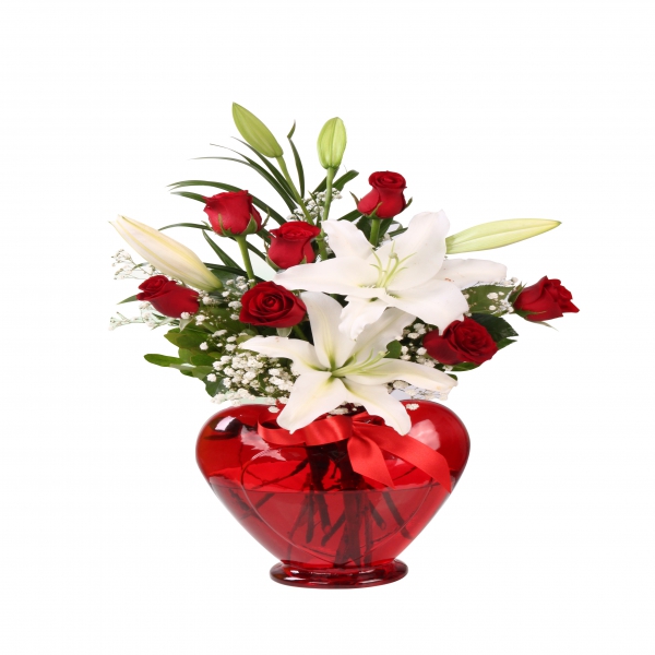  Заказ цветов в Анталия‎  7 роз и лилий в вазе-сердечке