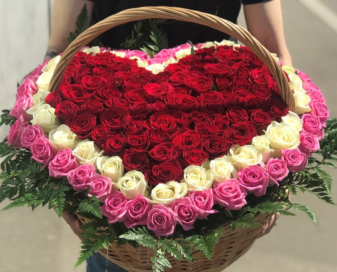 Antalya Florist 201 Pieces Heart Rose Arrangement in a Basket