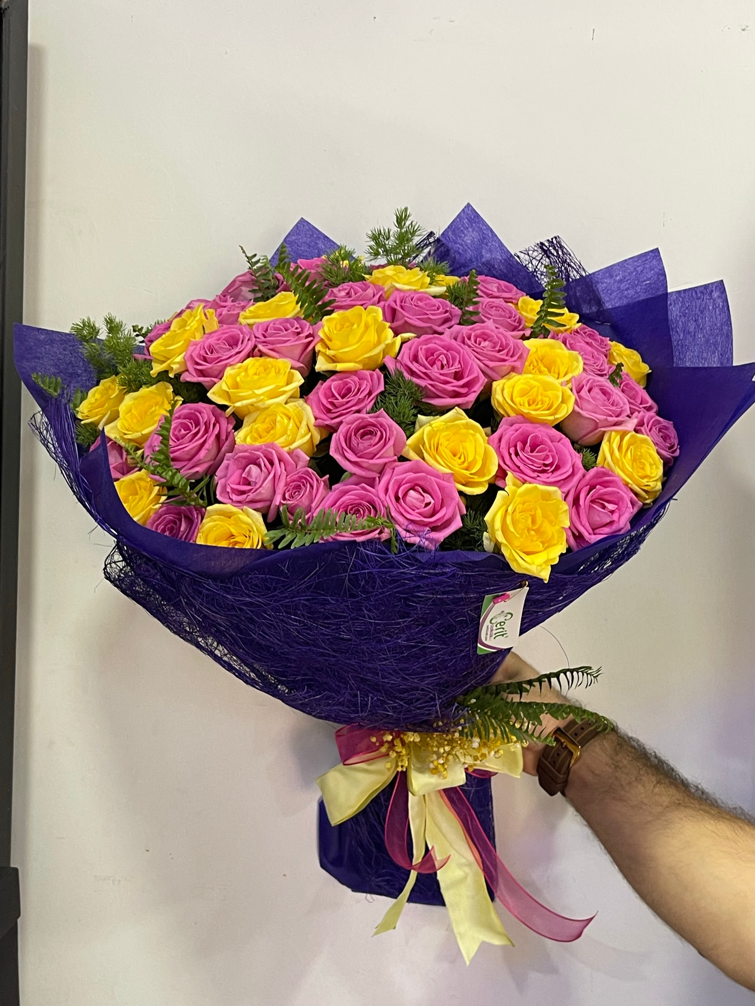  Antalya Florist Pink Yellow Rose Bouquet 51 Pieces