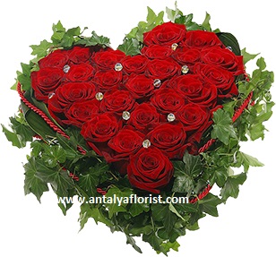  Antalya Blumen Heart Rose Arrangement